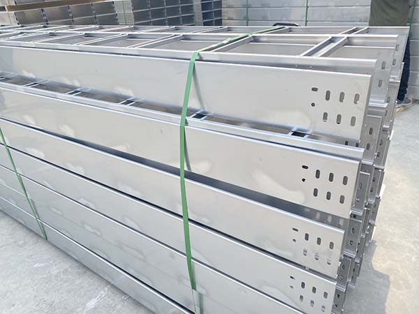 304不銹鋼梯形橋架